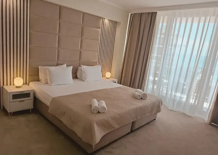 Sandy Bay Хотел 4*