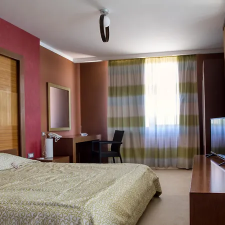 Hotel Sandy Bay 4*