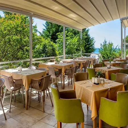 Sandy Bay 4* Elenite