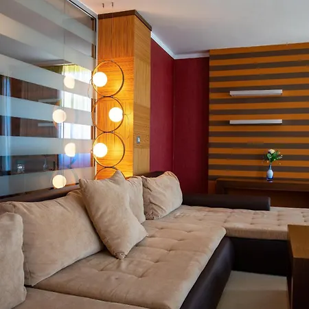 Sandy Bay Hotel