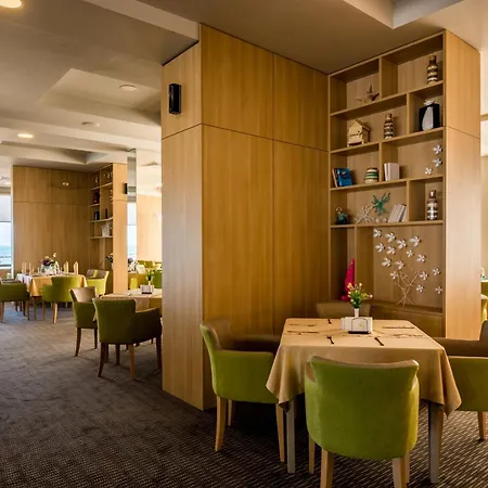 Hotel Sandy Bay 4*
