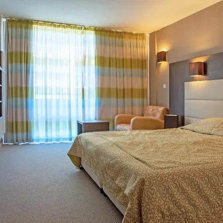 Sandy Bay Hotel 4*