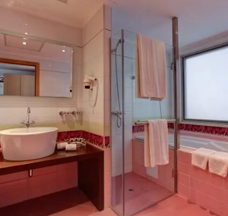 Sandy Bay Hotel 4*