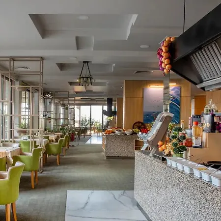 Sandy Bay Hotel
