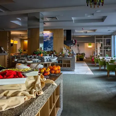 Sandy Bay Hotel