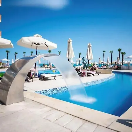 Sandy Bay Hotel