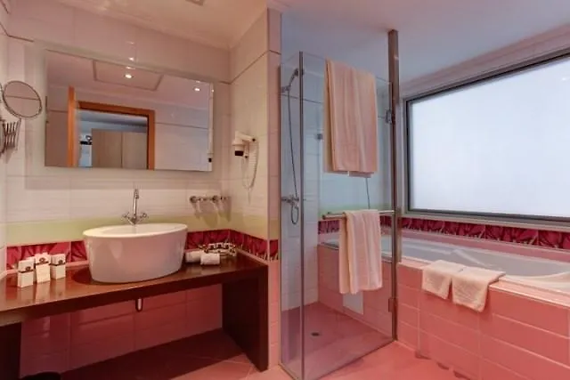 Sandy Bay Отель 4*